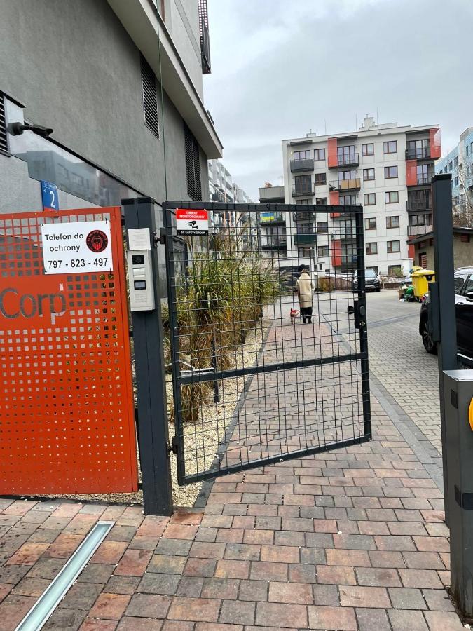 Cybernetyki2 Street Inn Near Airport Varşova Dış mekan fotoğraf